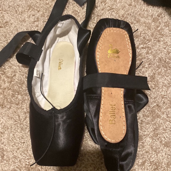 Pointe shoes - Picture 5 of 5